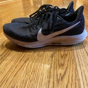 Nike Zoom Black and White Sneakers
